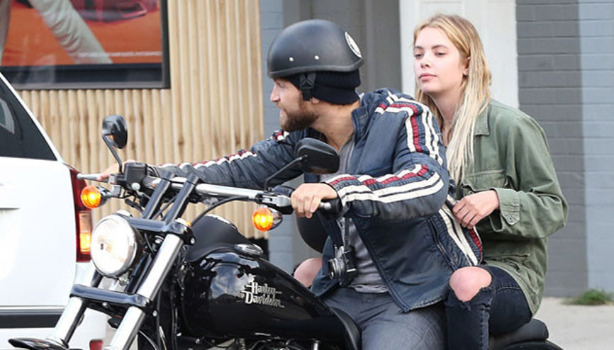 Ashley Benson hayranlarını üzdü