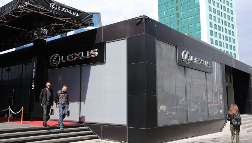 Lexusun Türkiyedeki ilk satış yeri Maslakta açıldı