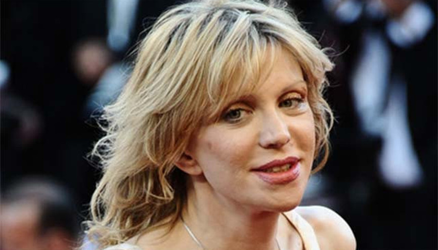Courtney Love iç çamaşırı alışverişinde yakalandı