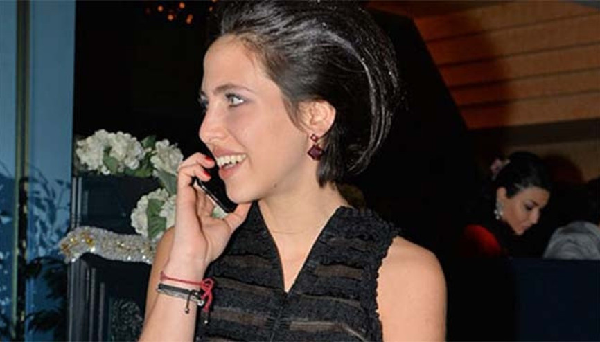 Hülya Avşarın kızı Zehra Çilingiroğlu nazardan korkuyor