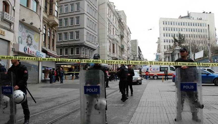 Taksim İstiklal Caddesinde canlı bomba patladı