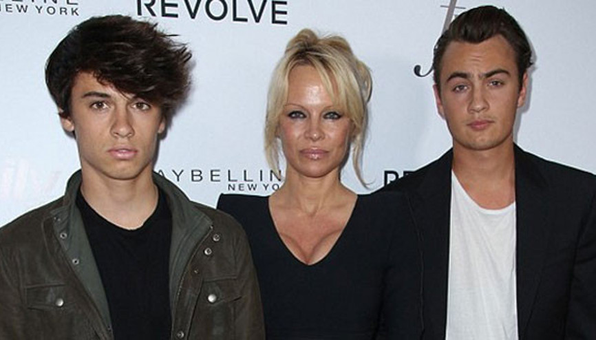 Pamelanın oğulları boyunu geçti