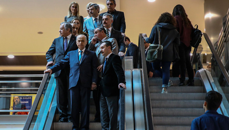 MHP lideri Bahçeliden AVM ziyareti