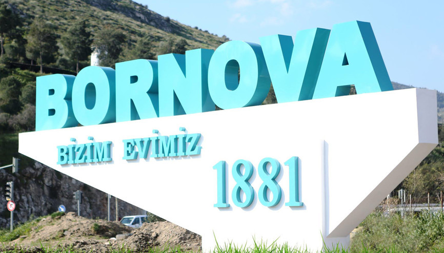 ’Bornova’ yazısı renk kattı