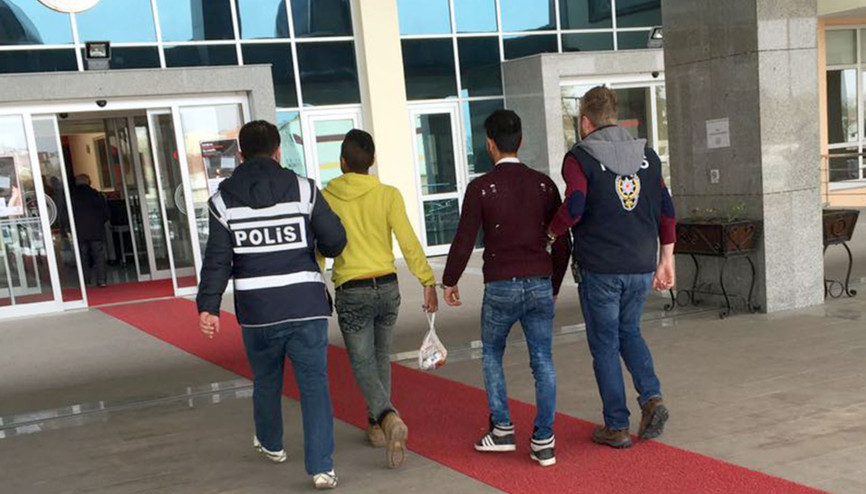 Hırsızları matkap, kaynak makinesi ve elektrik kablosu ele verdi