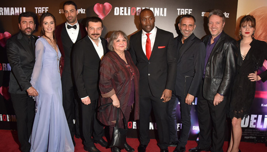 Sarp Levendoğlu ve Birce Akalay Deliormanlı fiminin galasında kavga etti