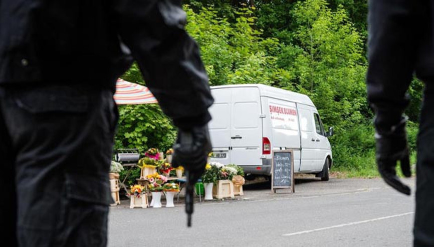 Ben de ondan çiçek aldım