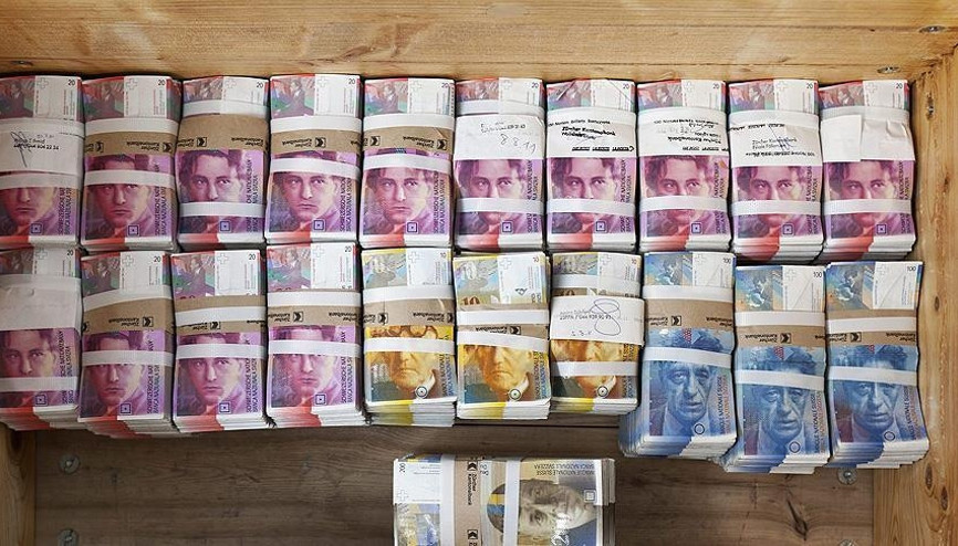 İsviçre kağıt paralarını değiştiriyor