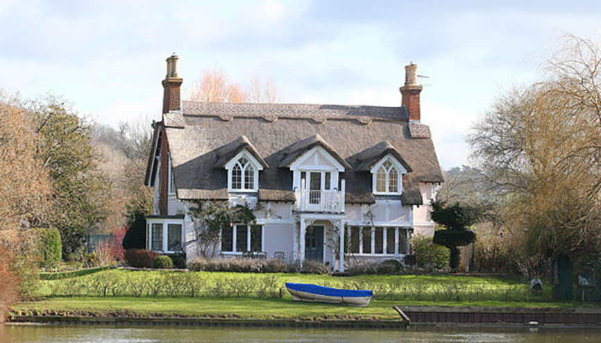 Russell Brand, kulübesine havuz yaptıracak