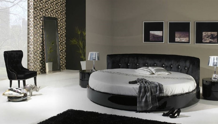 Ezber bozan formlarıyla yuvarlak yataklar Ezber bozan formlarıyla yuvarlak yataklar