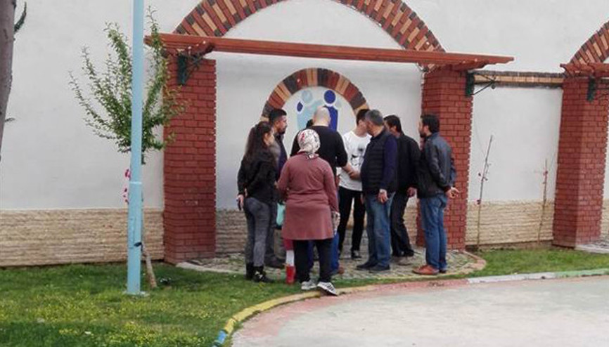 Kadınlardan kendilerini görüntüleyen gence suçüstü