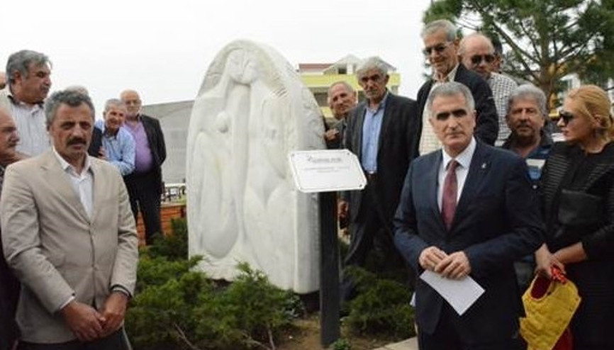 ’Adem ile Havva’ heykelinde ’müstehcenlik’ tartışması