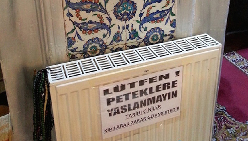 Mimar Sinana büyük ayıp: 400 yıllık çinilerin önünde radyatör