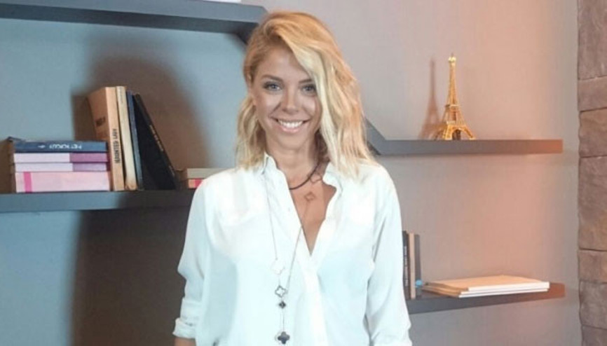 Esra Eron kimdir