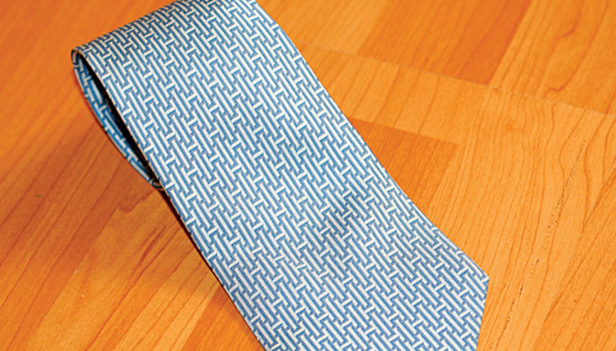 300 Euroluk Hermes kravat etik mi