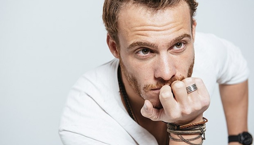 Kerem Bursin kimdir