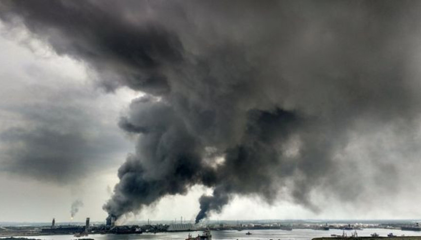 Meksikada petrol tesislerinde korkunç patlama
