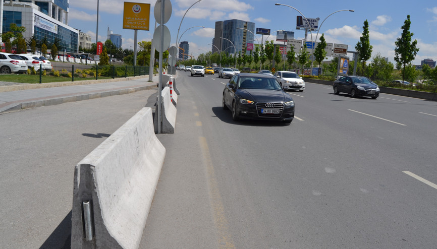 Yeşil bant işgaline beton bariyer