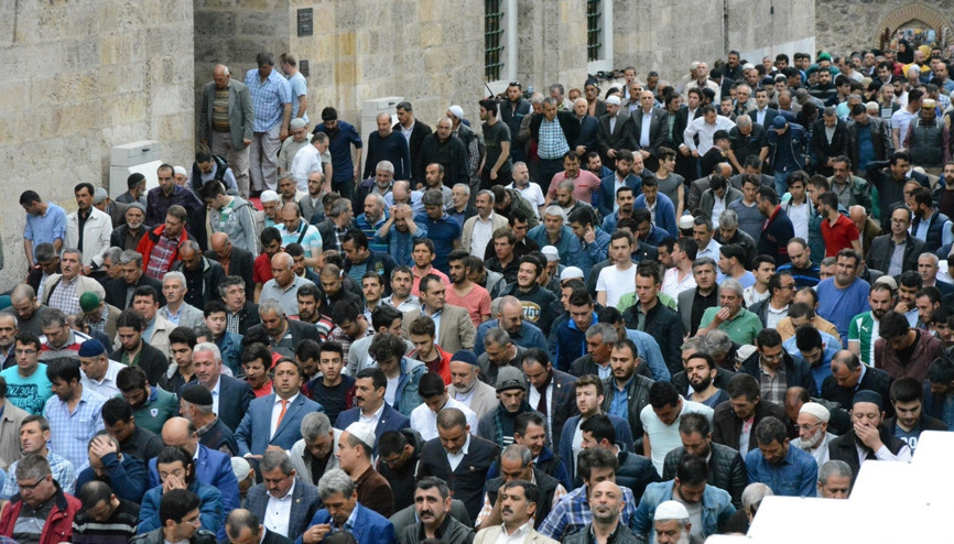 Bursalılar Ulucamiye akın etti