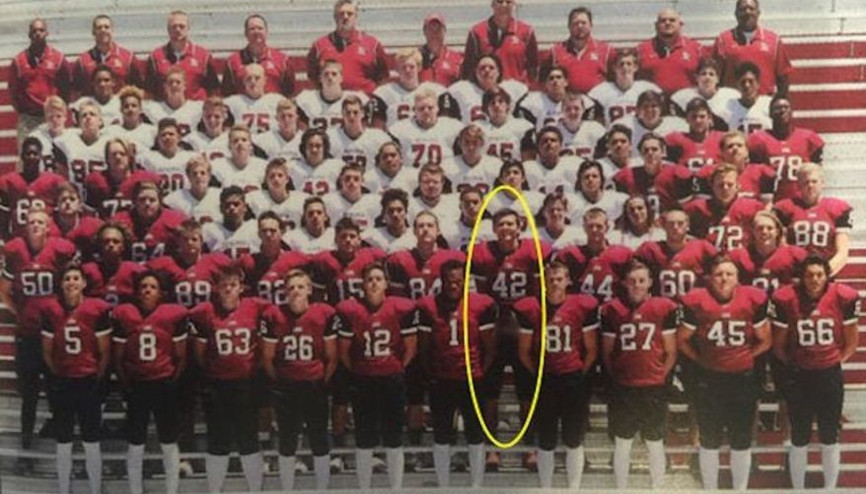 Okul yıllığındaki fotoğraf yüzünden hapis cezası aldı