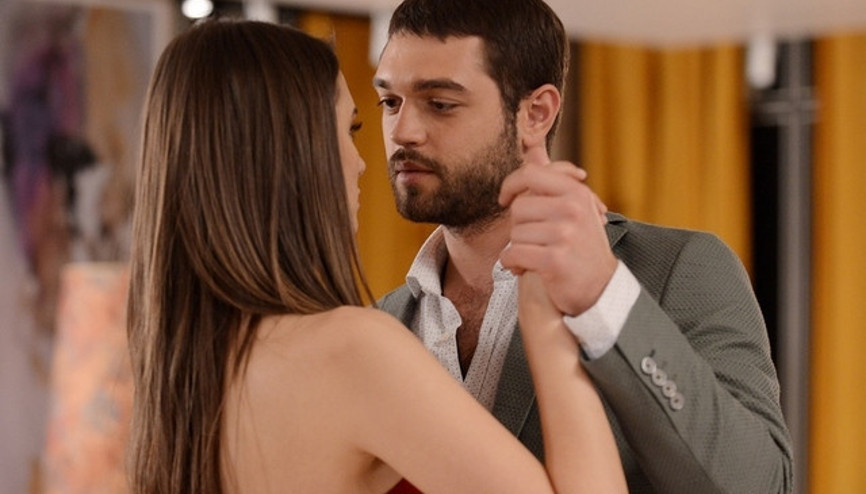 Tatlı İntikam dizisinin 8.bölüm fragmanı Pelin ve Sinanın davetsiz misafiri Tatlı İntikam dizisinin 8.bölüm fragmanı Pelin ve Sinanın davetsiz misafiri