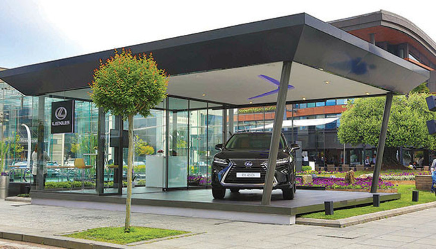 Moda devlerinin göbeğinde