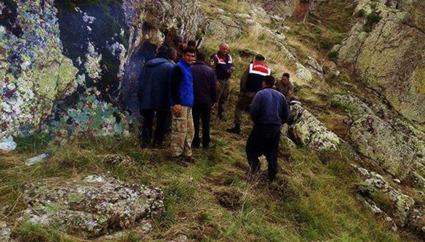 Ulukışla katliamcısı IŞİDcilere ait silah bulundu Ulukışla katliamcısı IŞİDcilere ait silah bulundu