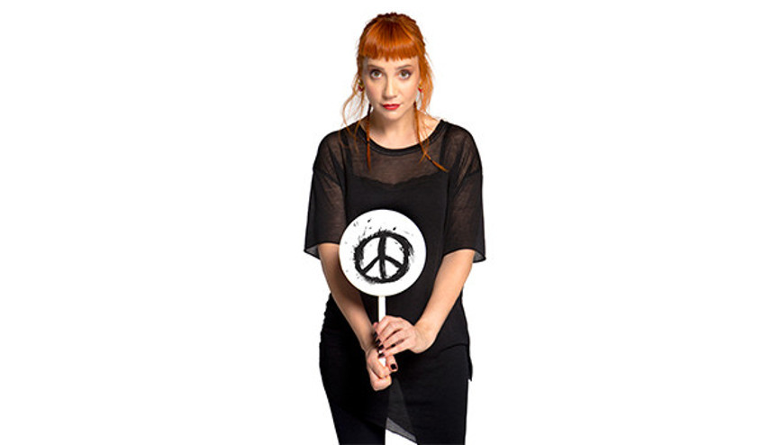 Aylin Aslım: #şarkıyazarı #seyyah #Balkankızı