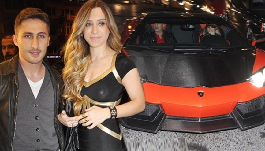 Sabri Sarıoğlu, eşine otomobil aldı