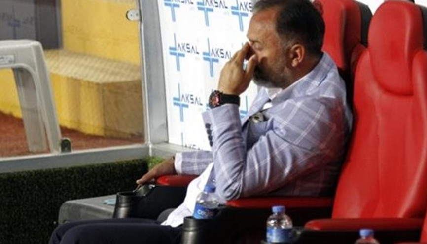 Tarihi hezimeti böyle izledi... Yığılıp kaldı