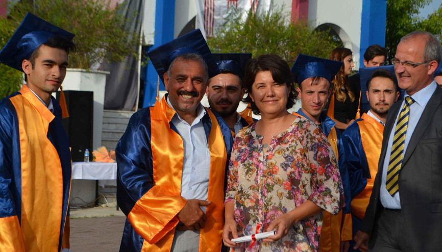 50 yaşında üniversite mezunu