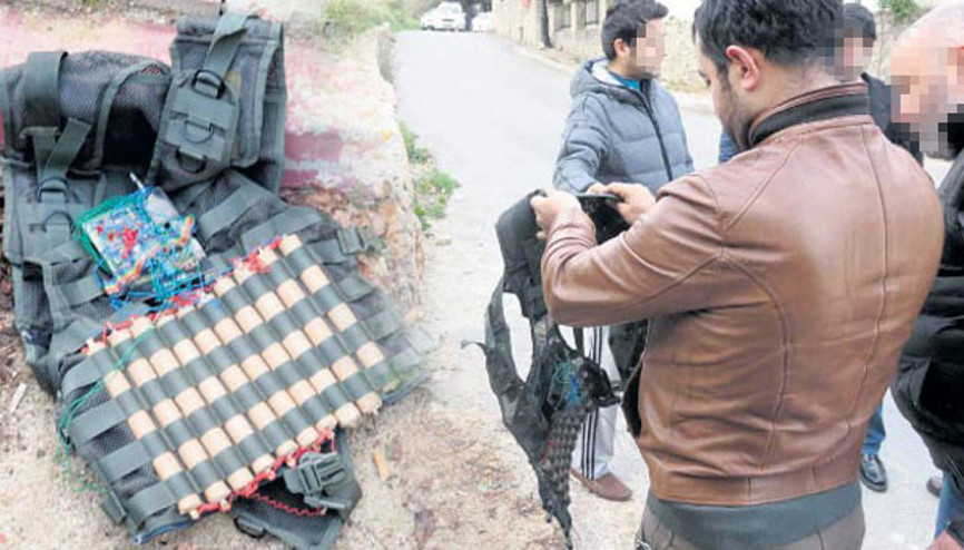 Çöpte canlı bomba yeleği bulundu