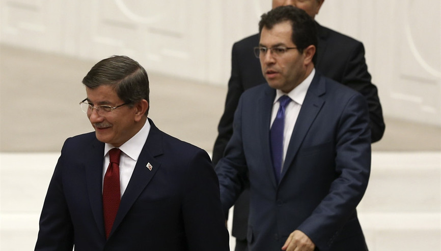 Başbakan Davutoğlundan dikkat çeken hareket