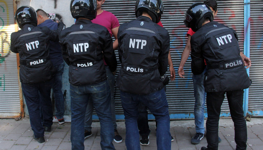 Adana sokaklarında artık özel kıyafetli timler dolaşıyor