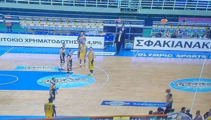 AEK-Aris maçı 5 oyuncuyla tamamlandı