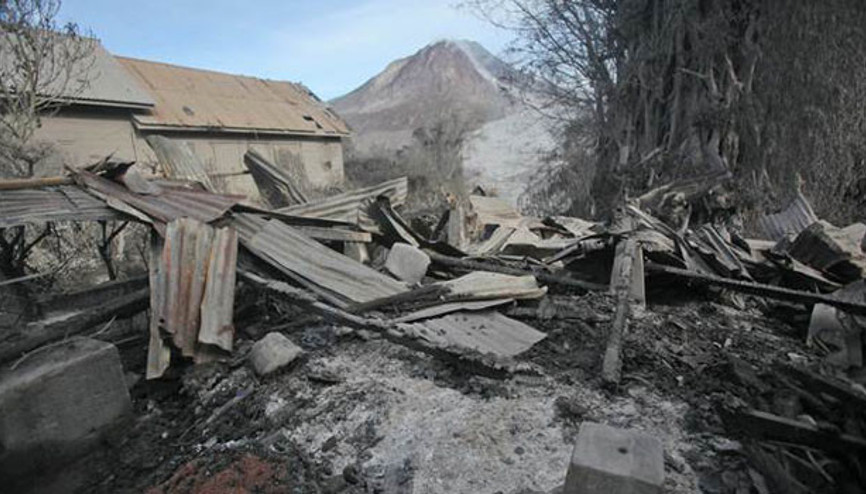 Endonezyada Sinaburg en az 6 can aldı