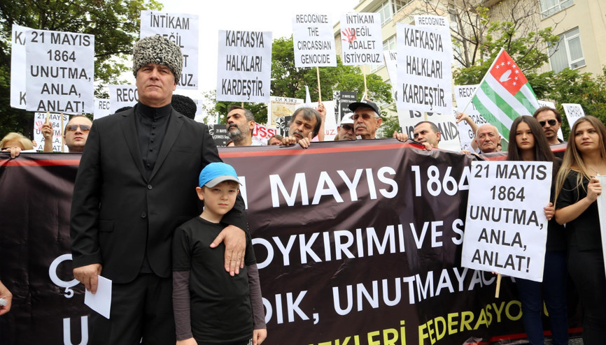 Çerkes soykırımını protesto ettiler