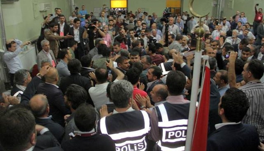 Elazığsporun kongresinde şehir karıştı