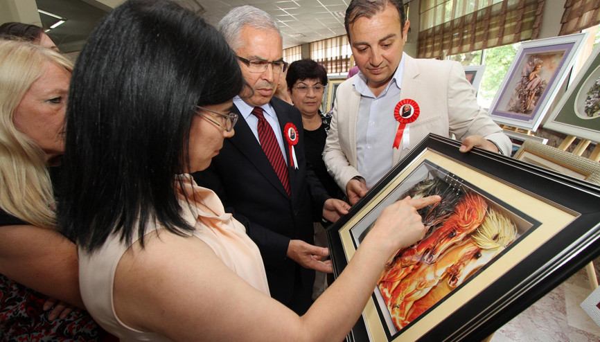 Kursiyerlerden yılsonu sergisi