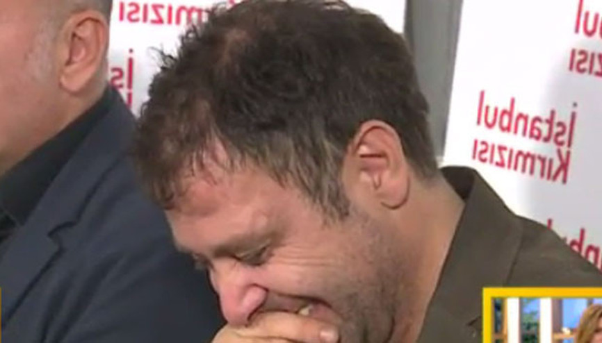 Nejat İşlerin hareketleri şaşırttı Nejat İşlerin hareketleri şaşırttı