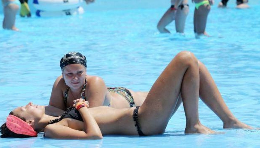 Napçaz netçez, o turistleri buraya getçez