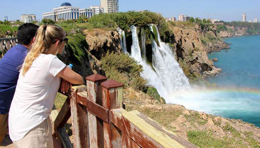 Turizmcilerin umudu Avrupadaki kararsızlar Turizmcilerin umudu Avrupadaki kararsızlar