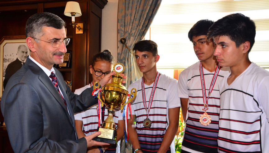 Kimsesiz şampiyonlar