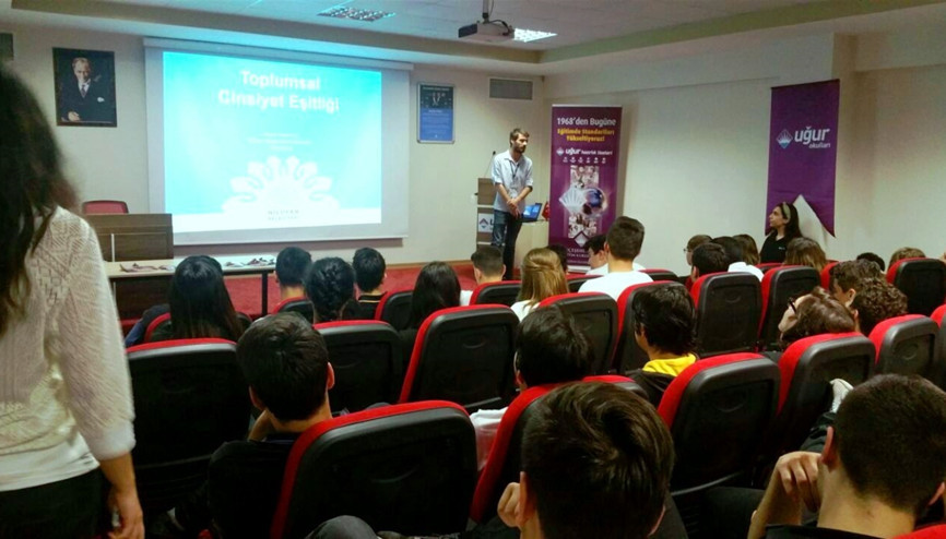 Öğrencilere toplumsal cinsiyet eşitliği eğitimi