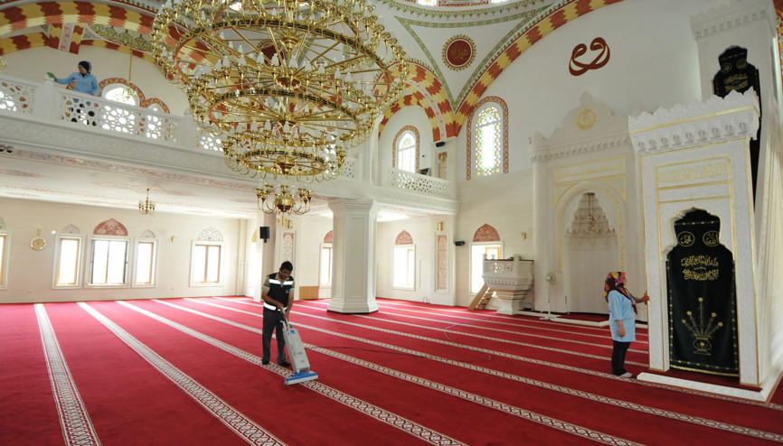 İbadethanelere ilaçlı temizlik