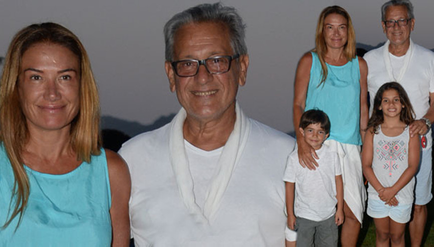 Necodan aile pozu