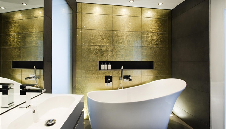 Banyolara altın renkli dokunuşlar Banyolara altın renkli dokunuşlar