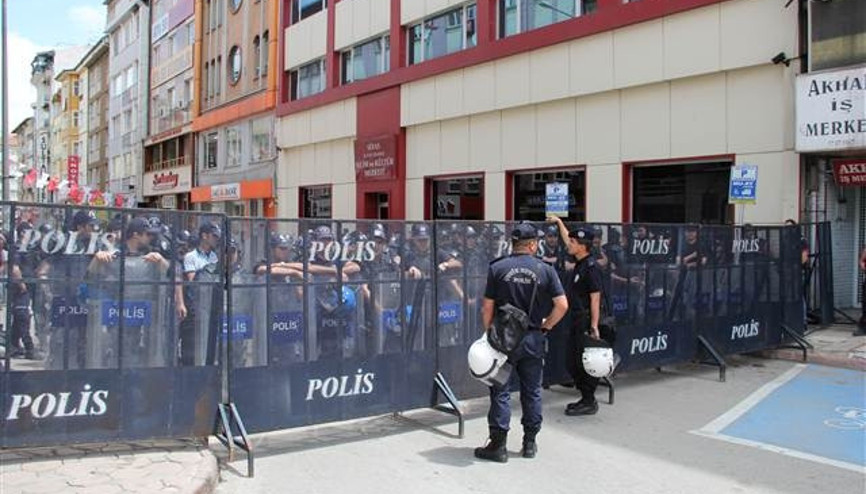 Sivas katliamı anmasında acı görüntüler