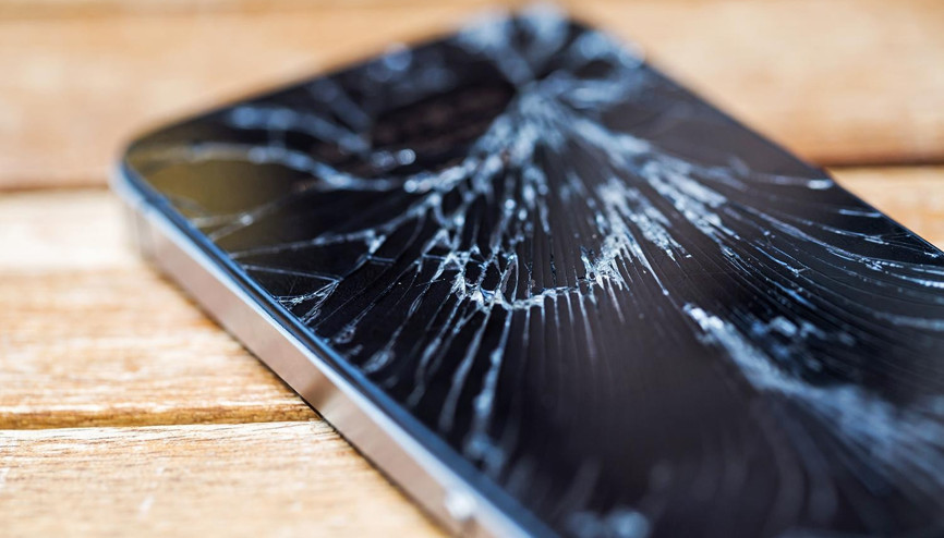 Her 4 cep telefonundan biri tamire gidiyor