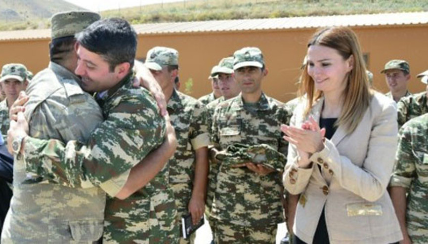 Türk iş adamları, Azerbaycan-Ermenistan cephe hattında askerlerle bayramlaştı
